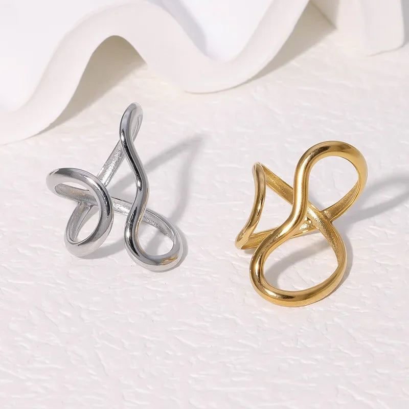 Curvy ring
